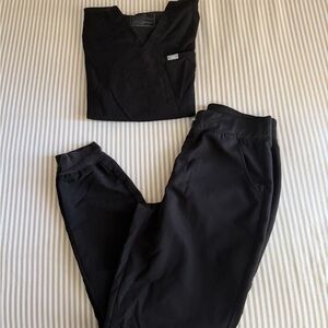 Figs Women's Black Scrub Set large top, medium tall bottoms